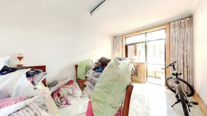 开发区文化广场繁华地段地理位置珍贵，税务局小区住户-卧室B