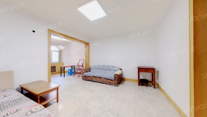 信合家属院二手房实景图