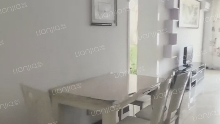 水岸花城，好房源，环静好，交通便利。-餐厅