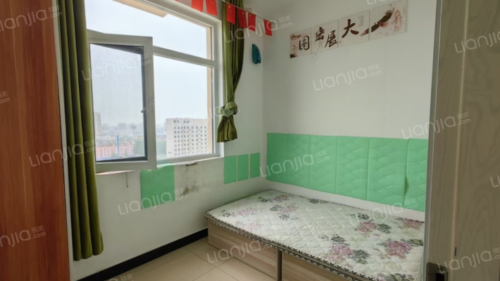 精装修两居，位置好，中间好楼层。-卧室B