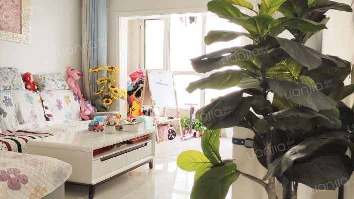 南北通透两居。精装修，拎包入住，房本满二。-卧室B