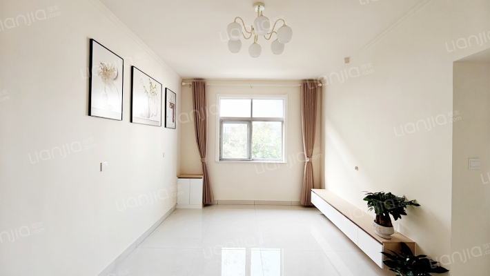 泰安市岱岳区职业教育中心教师进修学校校区宿舍二手房实景图