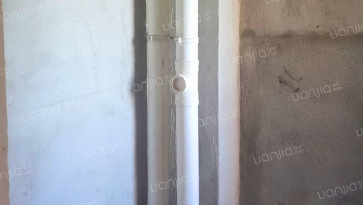 急售三利南北向小三居，采光好，价格美丽-卫生间