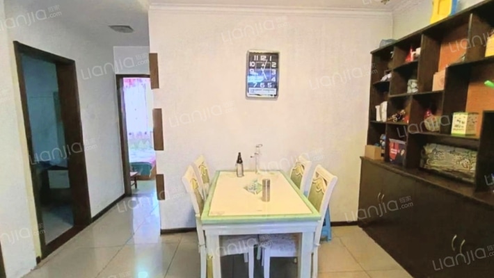 房子南北通透三居，中间楼层，双卫，精装-餐厅