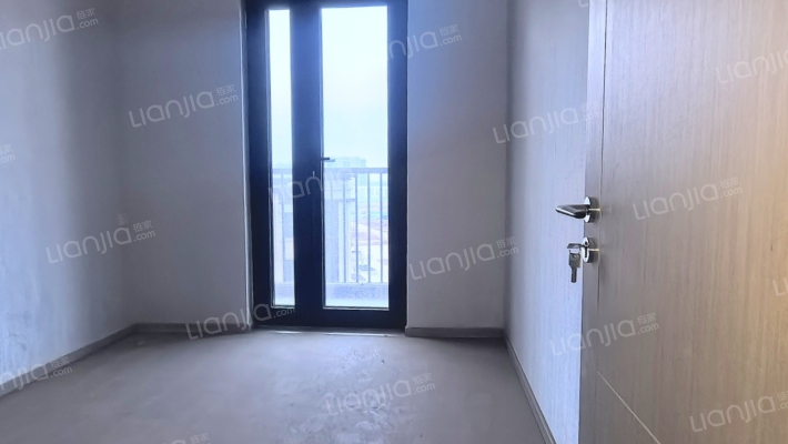 高新区 大楼间距 集中供暖 精装修三居双卫出售-卧室A