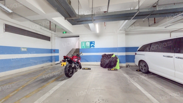 长阳半岛怡和路8号院二手房实景图