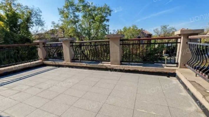 精装修 大院子 柏林顿水郡 独栋别墅 高品质的选择-露台