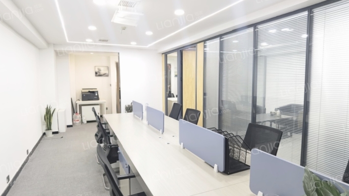 老三届首座二手房实景图