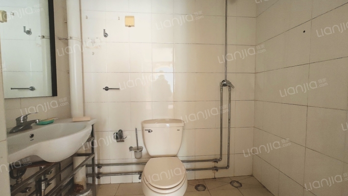 物探九号院 南北通透4居 集中供暖 配套齐全-卫生间B