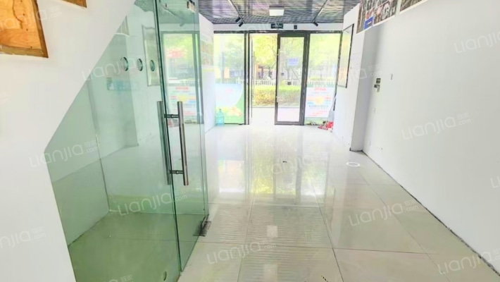 东部银泰城商铺二手房实景图