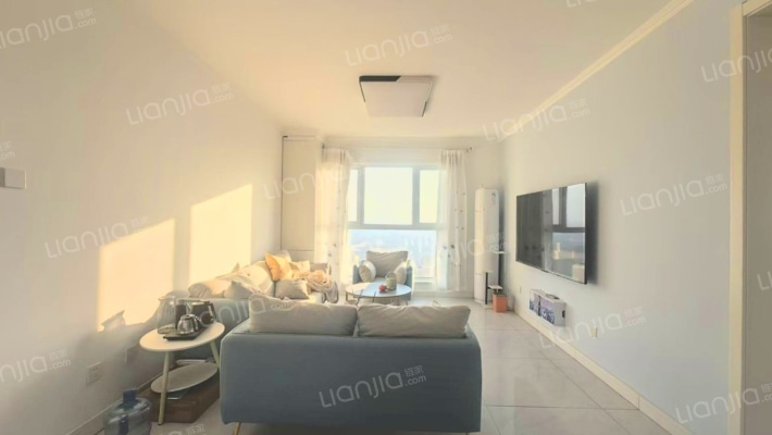 三利中和城两卧客厅朝阳大三居，户型好，采光好大三居-客厅