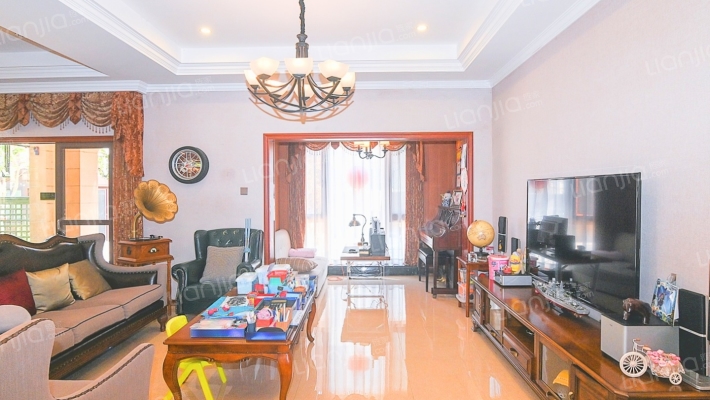 保利半山国际兰乔圣菲二手房实景图