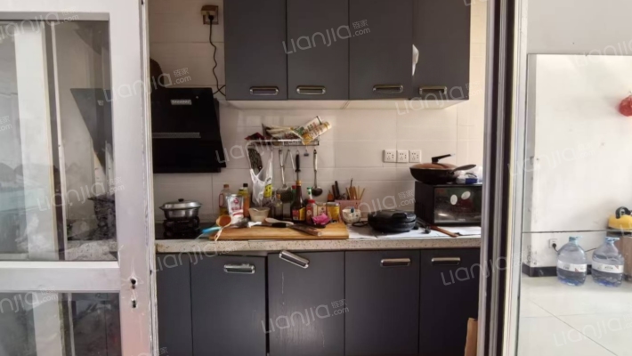 水岸花城 2室1厅 南-厨房