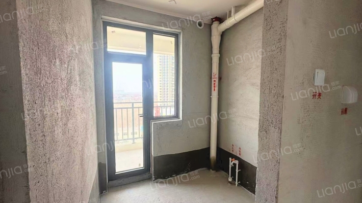 华阳东路品质社区凤麟府小洋房三居出售-卫生间A