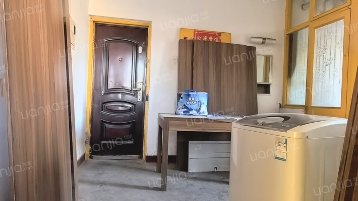 格局户型方正  采光全天      交通方便-客厅