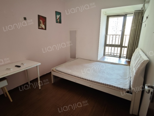 合租·和泓江山国际 5居室 东南卧