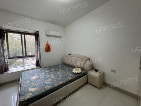 合租·华宇名都 3居室 东南卧