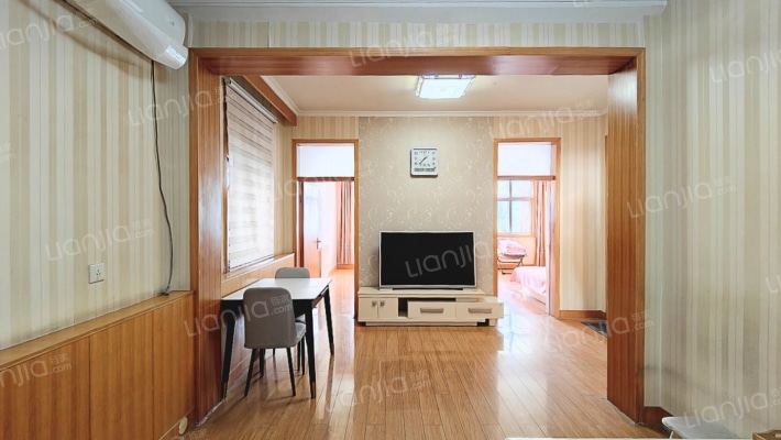 龙潭路60号二手房实景图