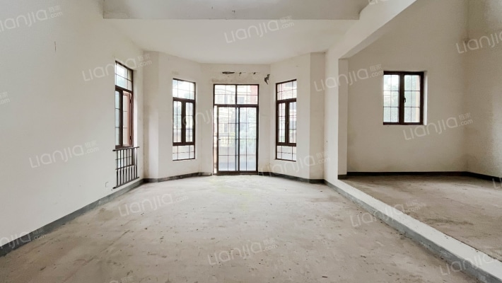 融创勋爵堡二手房实景图