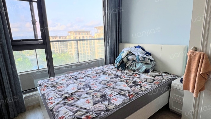 绿城蓝湾小镇·百合苑二手房实景图