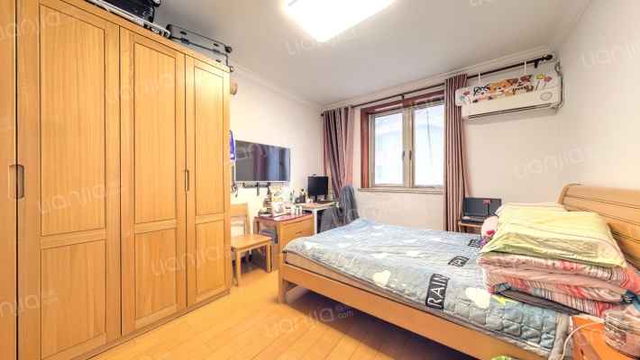 南泉路1350弄二手房实景图