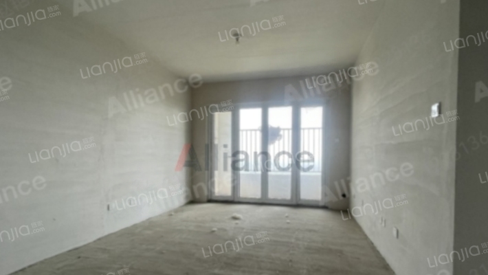 小区高尔夫别墅里 优美宜居 前排无遮挡 次顶美景一览-客厅