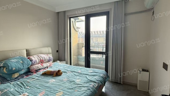 鸿坤理想尔湾 4室2厅 南 北-卧室C