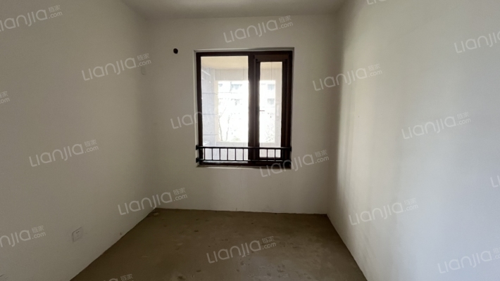 鸿坤理想尔湾别墅，下叠带院子，房本在手，业主急售-卧室B