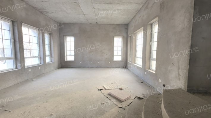 环京大盘联排别墅 高尔夫球场围绕 带200平大院子-客厅