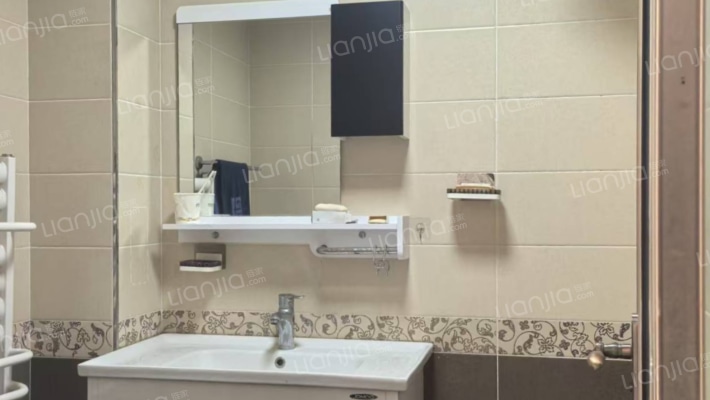 户型方正 全明格局 交通便利 停车方便-卫生间