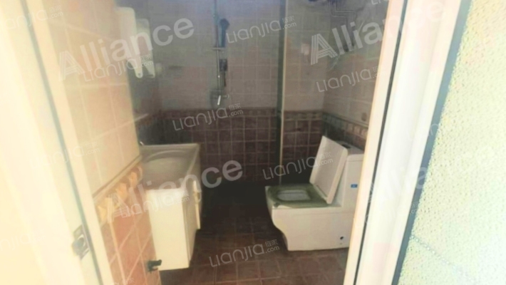 水岸花城 2室1厅 南 北-卫生间