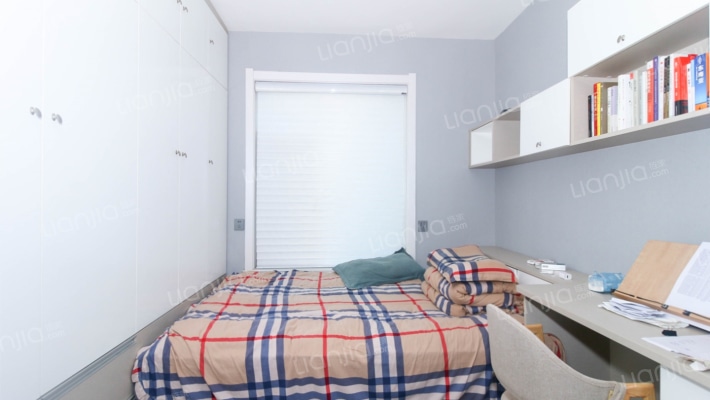 中原乙烯生活区三室两厅小区环境优美出行方便-卧室B
