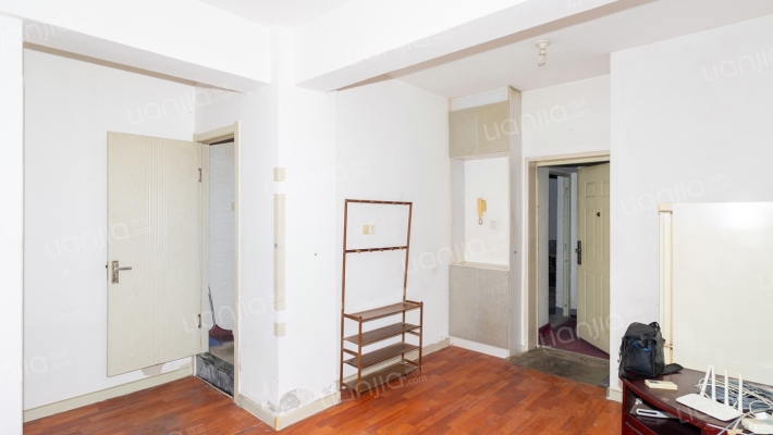 富貴山莊A区二手房实景图