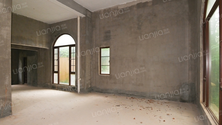 御湖半山二手房实景图