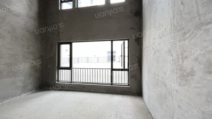 万科理想城·玲珑别院二手房实景图