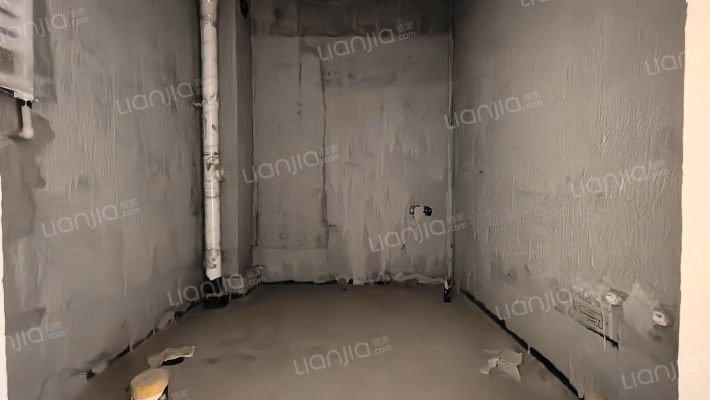 房子是南北通透的通风效果好中间楼层采光没有遮挡-卫生间A