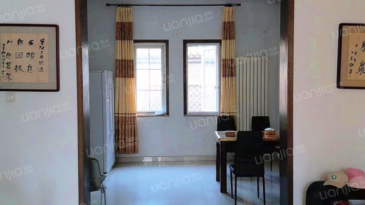 京南双拼别墅140平院子，500米进京 格局合理 有地下室-餐厅