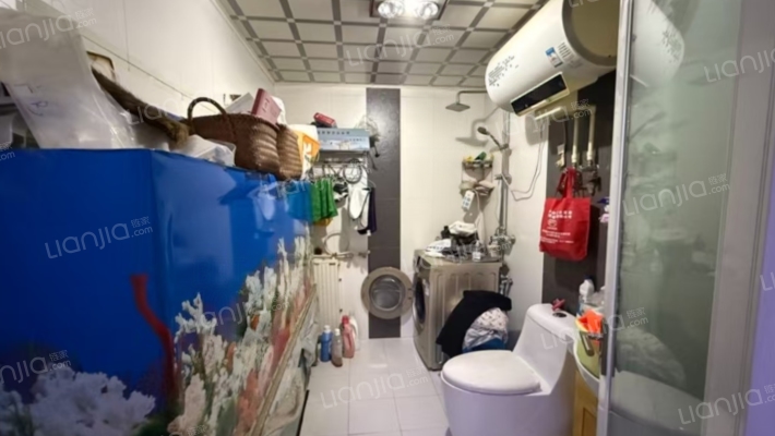 华泰豪庭 南北通透大三居 带装修 低楼层-卫生间A