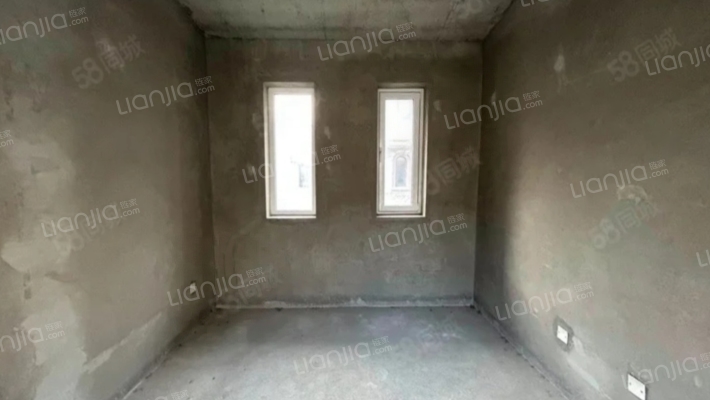 联排别墅 公园社区 环境优美 北入户 毛坯房-卧室B