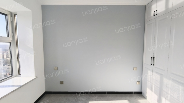 急售三利B区自住精装两居，价格美丽可小议-卧室A