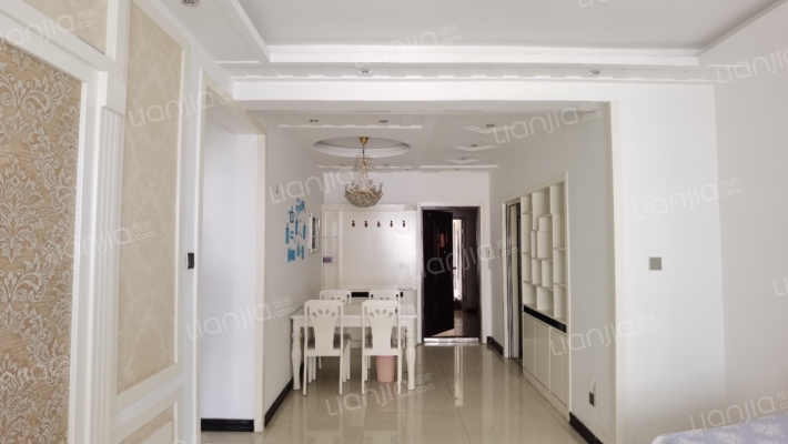 全阳格局，大社区，集体供暖，精装修，交通便利-餐厅