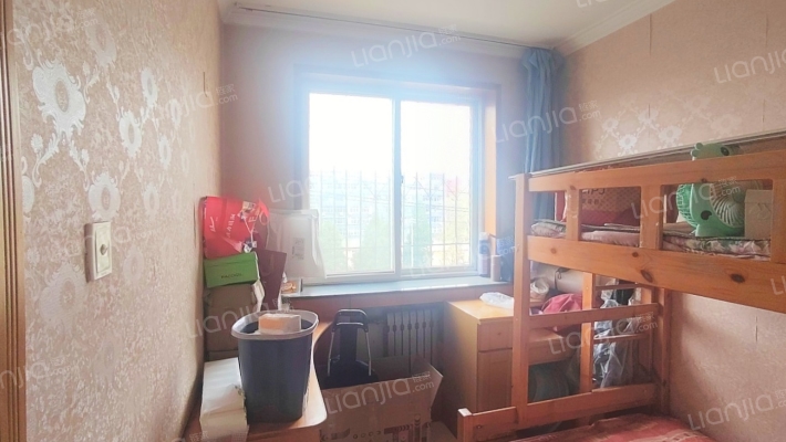 范阳路二康旁 中间楼层 南北双阳台 客厅卧室大 公摊小-卧室B