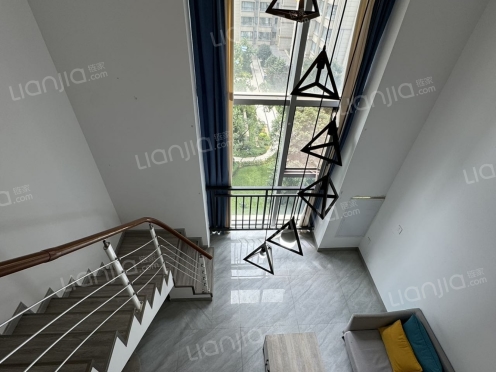 整租·绿地东南亚中心 1室1厅 西南