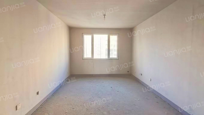 满二，两居室，集中供暖，采光好，优质房源！-客厅