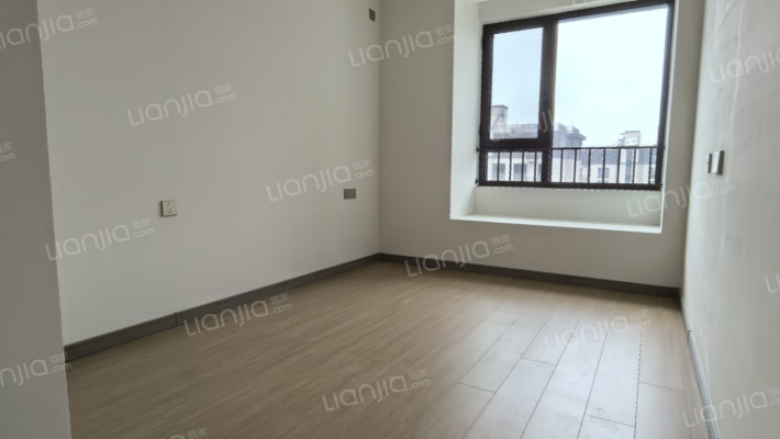 小区C位观景位置，凤凰楼层，采光视野开阔-卧室A