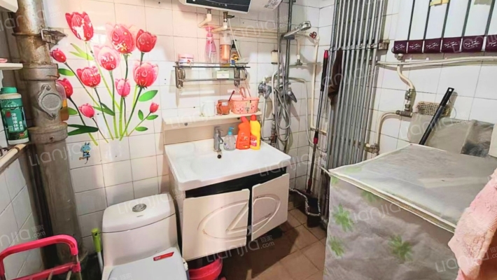 开发区南北通透三居室户型方正大社区集中供暖-卫生间