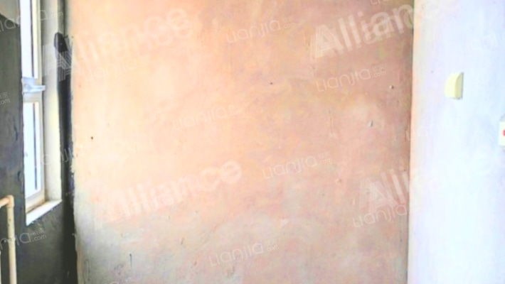 采光视野好，地上可停车方便，小区里有高层和别墅-卫生间B