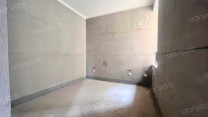 房子，毛坯房，户型方正没有浪费空间，房子集中供暖.-卧室A