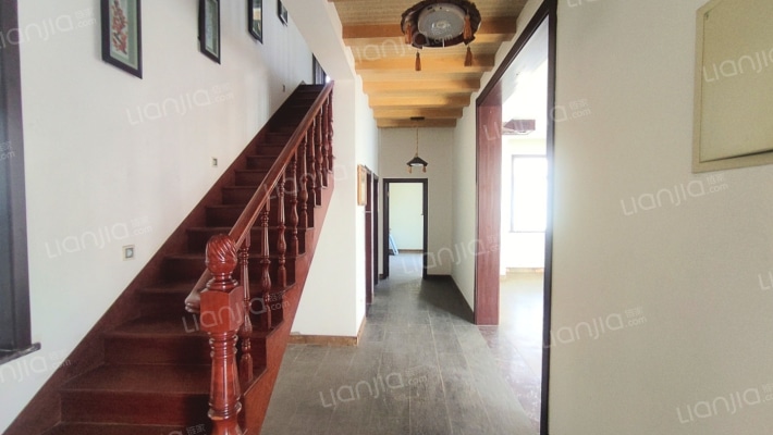 必看房，独栋琉璃湖别墅，产权清晰，无抵押-过道