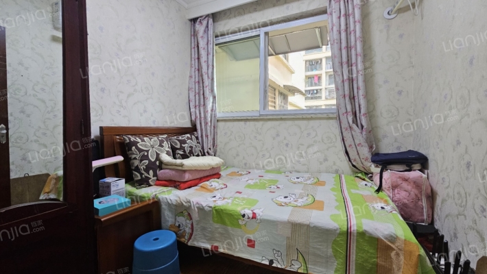 鲁能鑫菁英小区 4室2厅 小区环境干净舒适 适合居住-卧室C